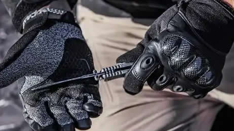 丁腈手套的颜色选择取决于您的具体需求和使用环境